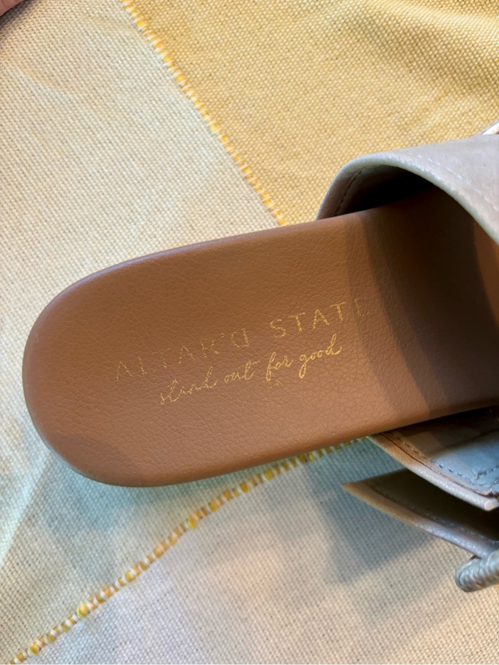 Altar’d State Size 7 Raffia Buckle Sandals Neutral Espadrille Platform Like New✨ - Picture 3 of 12